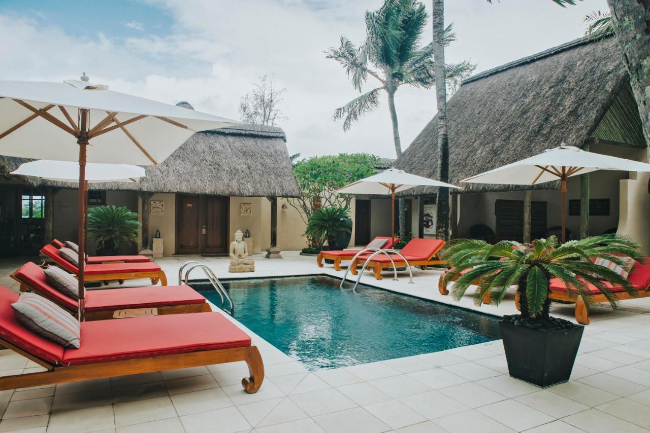 Constance Prince Maurice Post of Flacq Exterior foto The swimming pool at the resort
