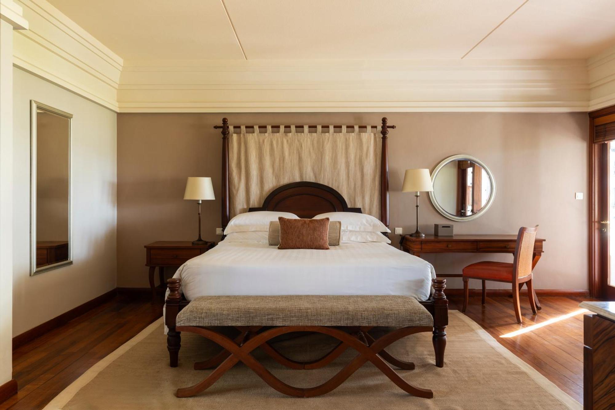 Constance Prince Maurice Post of Flacq Exterior foto A bedroom at the Taj Bengal