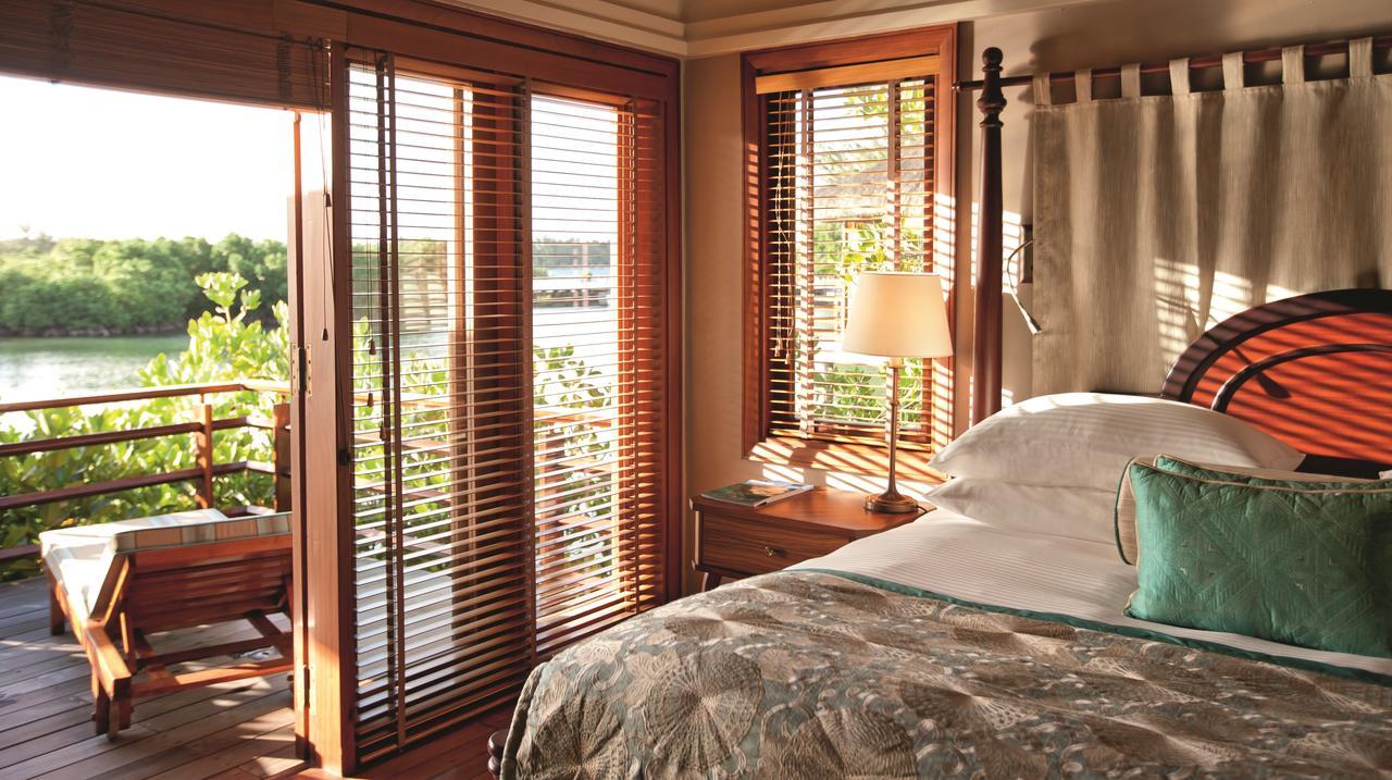 Constance Prince Maurice Post of Flacq Exterior foto A bedroom at the Four Seasons Resort